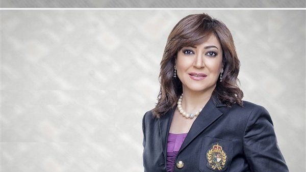  الإعلامية عزة مصطفى