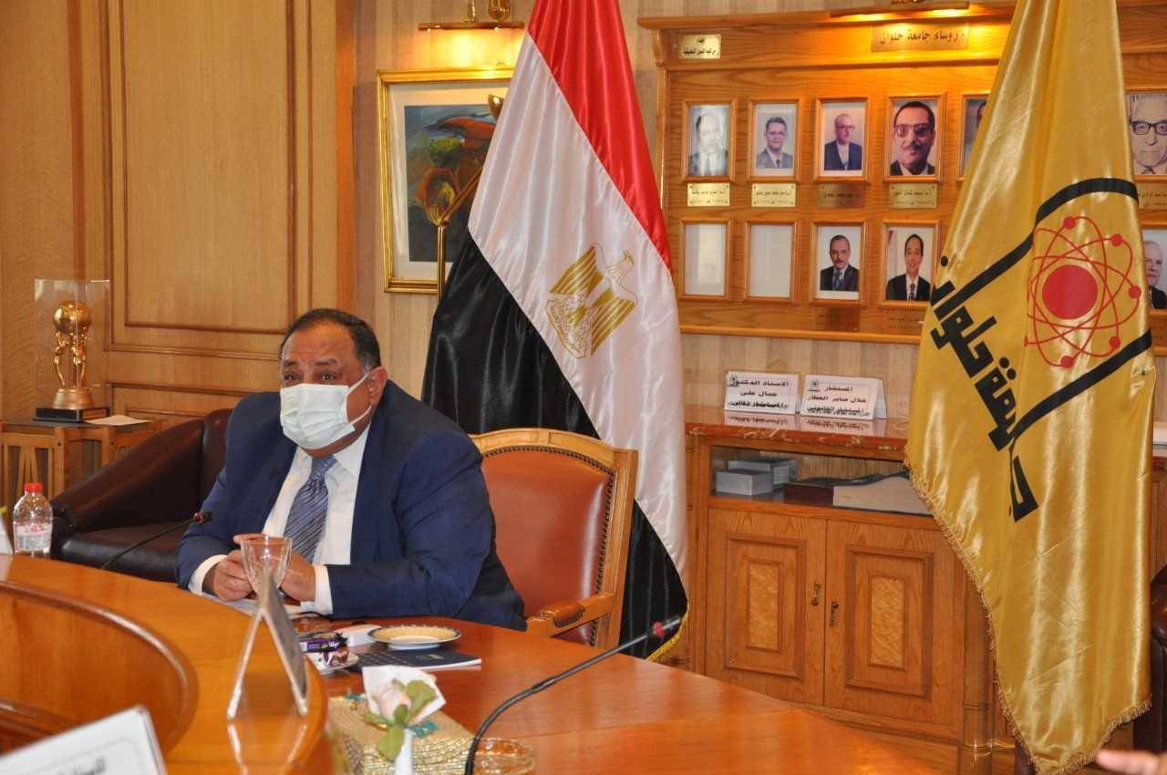  رئيس جامعة حلوان