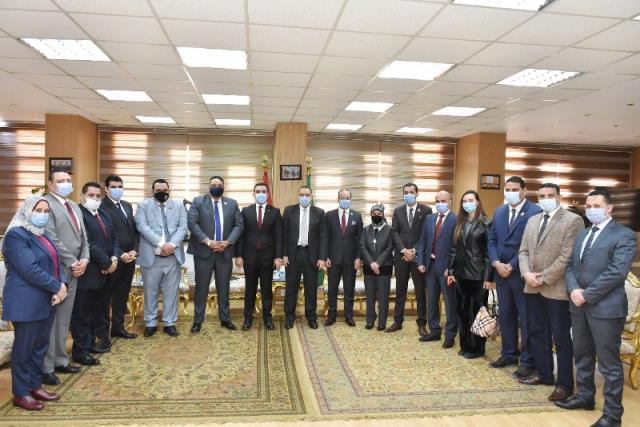 محافظ الشرقية: تنفيذ 265 مشروعا بتكلفة 24 مليار 