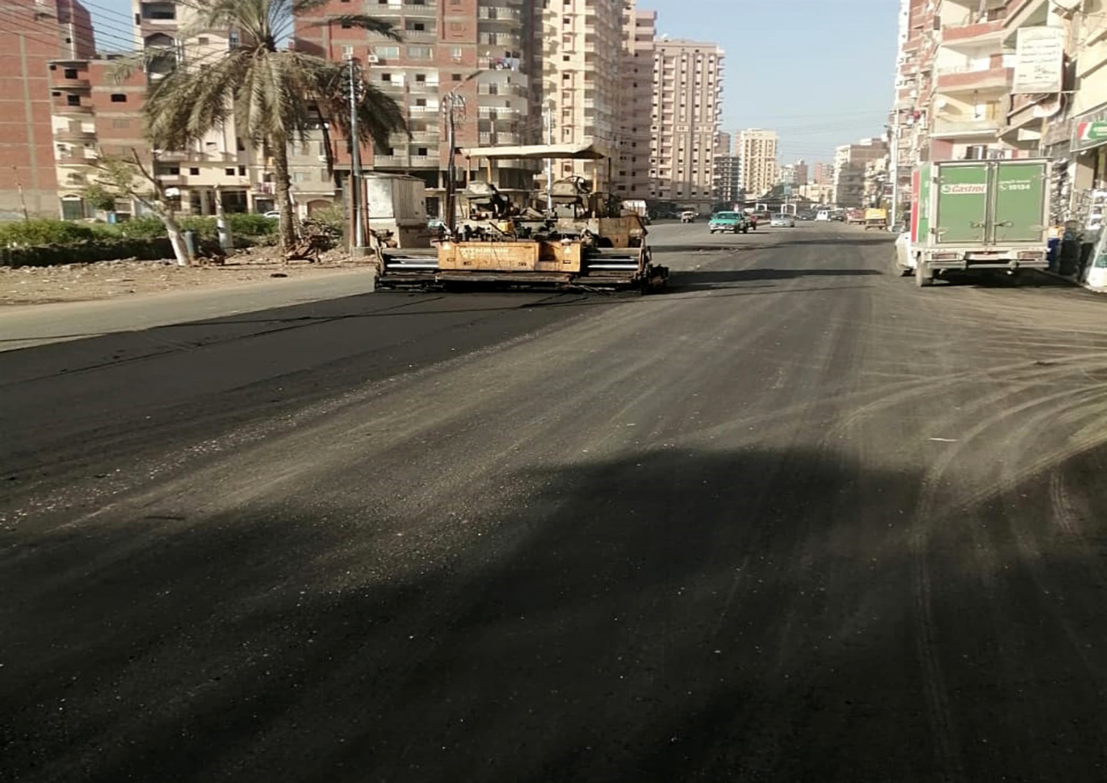 رئيس مدينة كفر الشيخ يتابع استكمال الرصف بطريق صبري القاضي