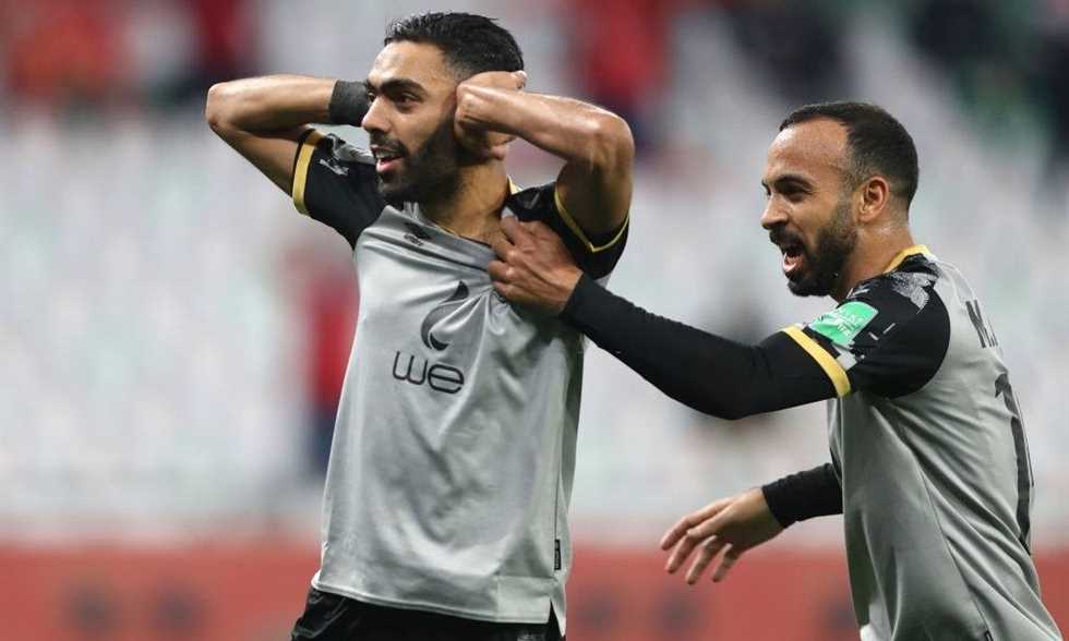 حسين الشحات لاعب النادي الأهلي 