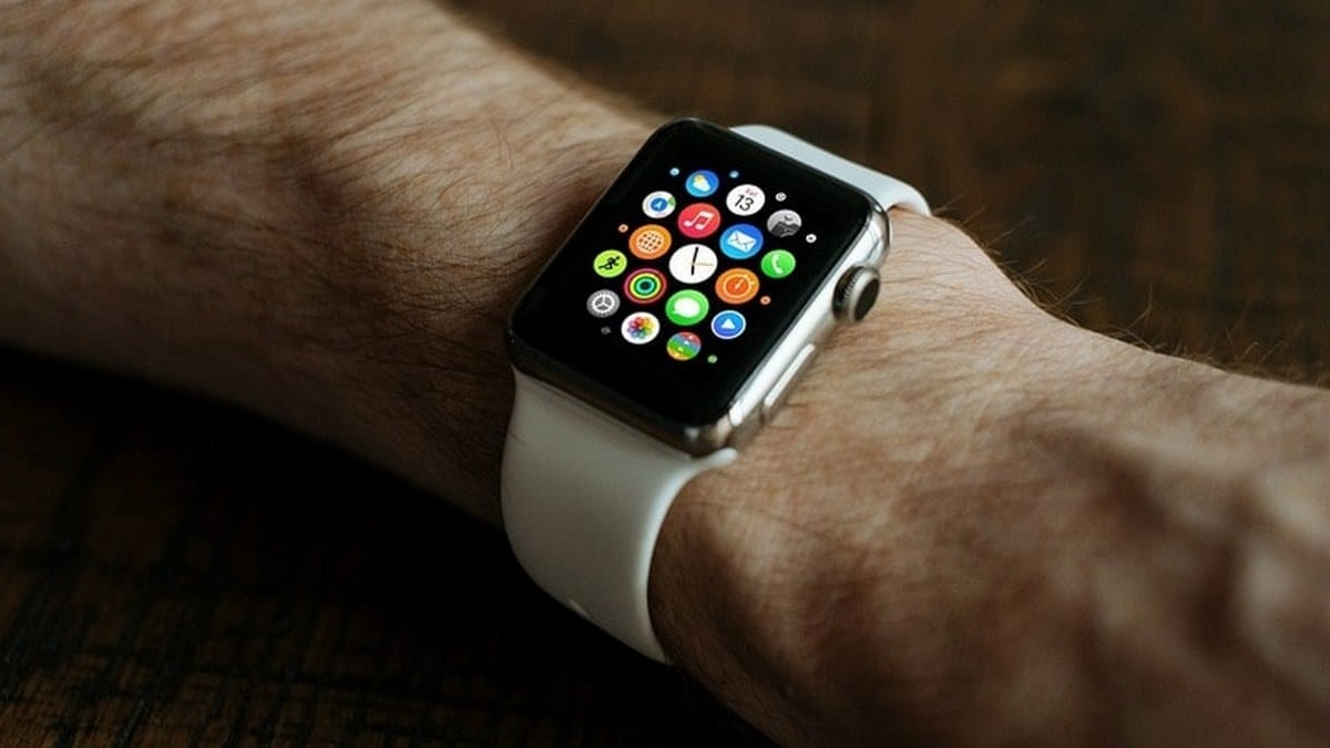 ساعة Apple Watch الذكية