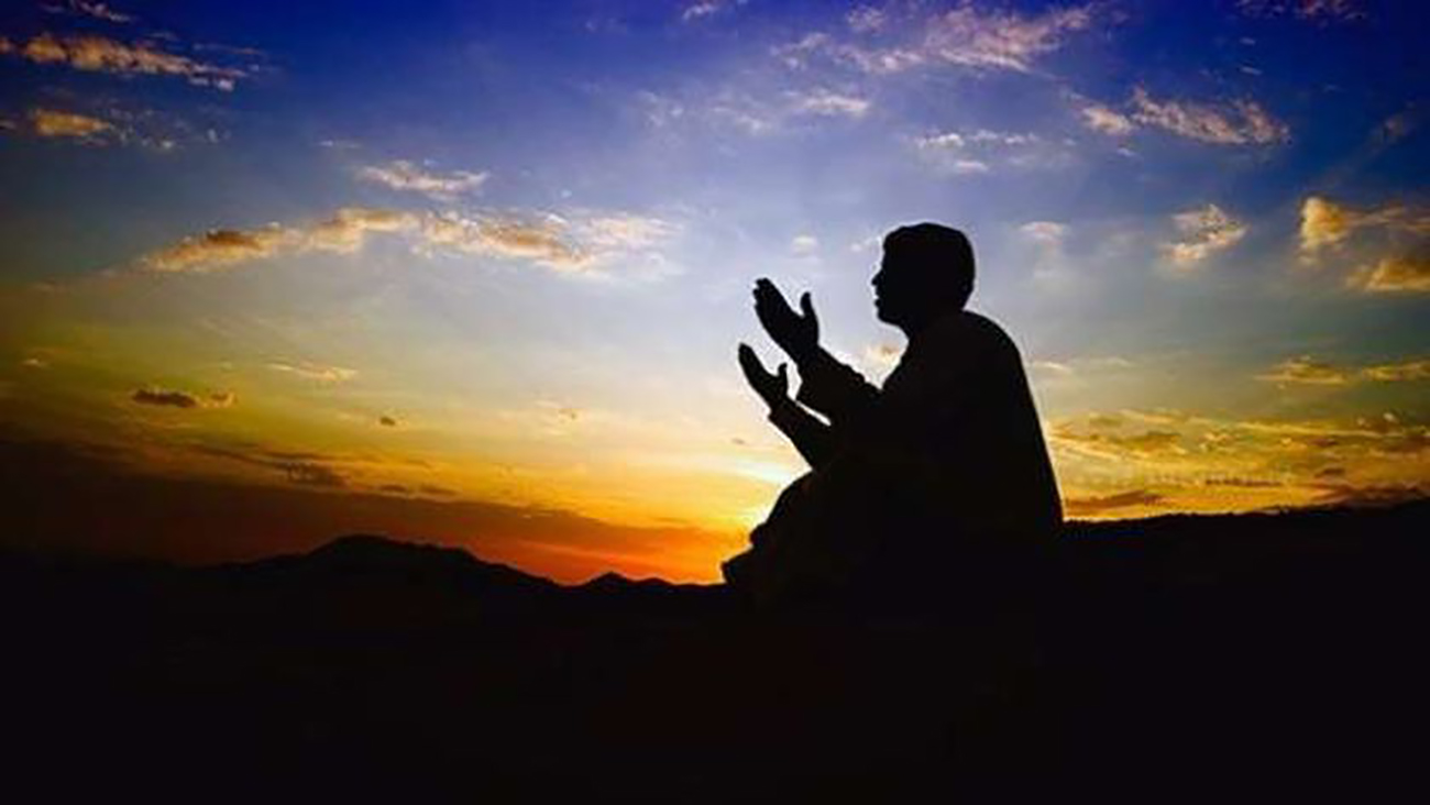 حكم الدعاء بأسماء الله الحسنى
