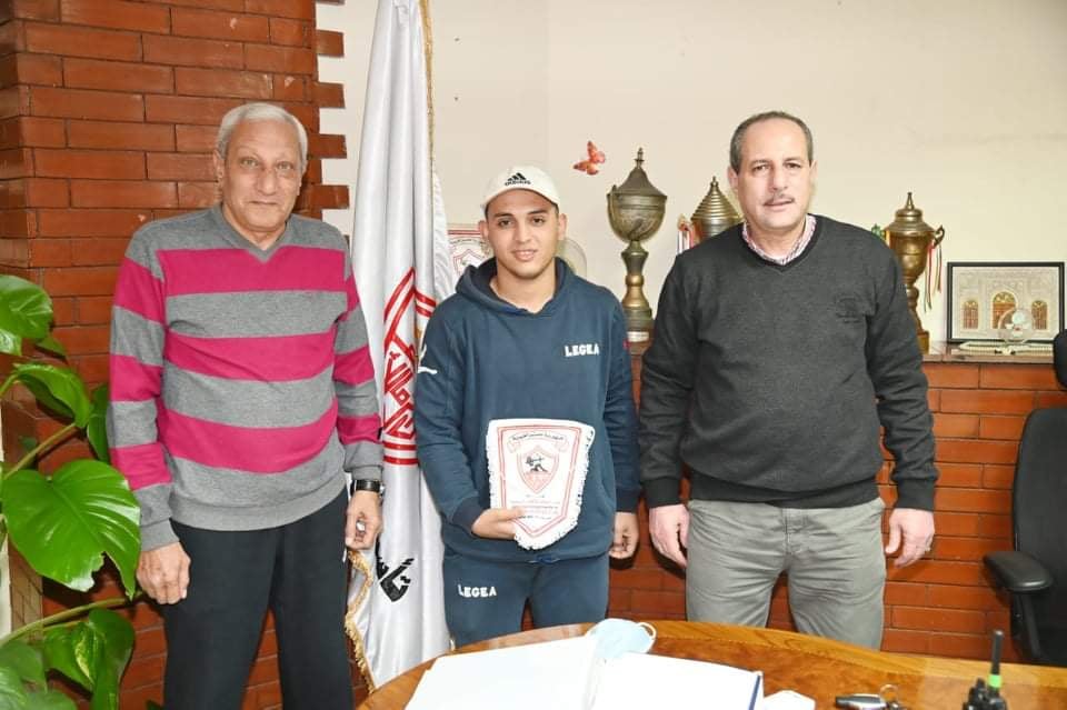 عماد عبد العزيز