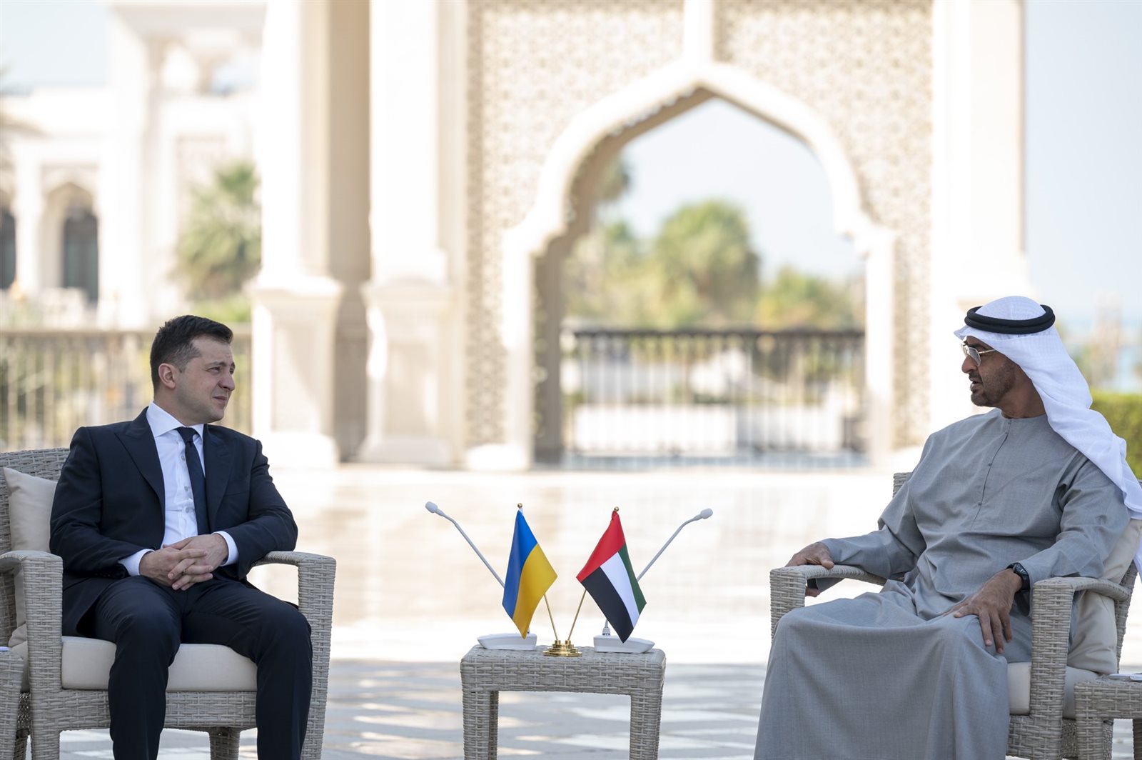 بن زايد والرئيس الأوكراني