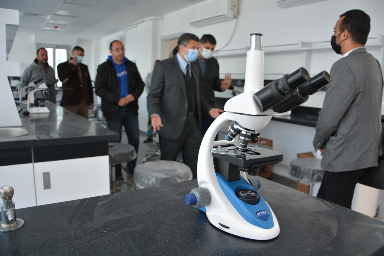 جولة رئيس جامعة دمياط 