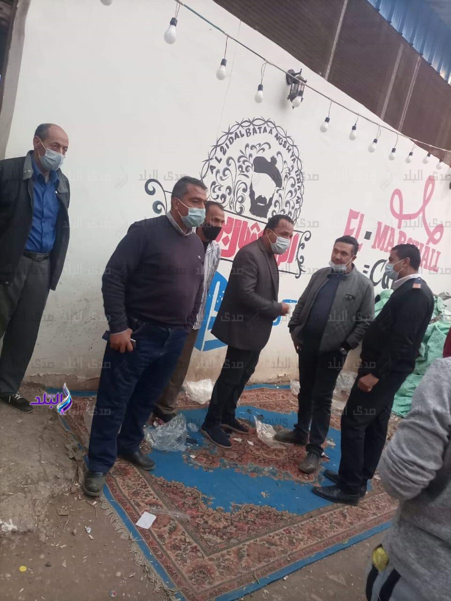 فض تجمعات داخل مول تجارى عشوائى بالقليوبية