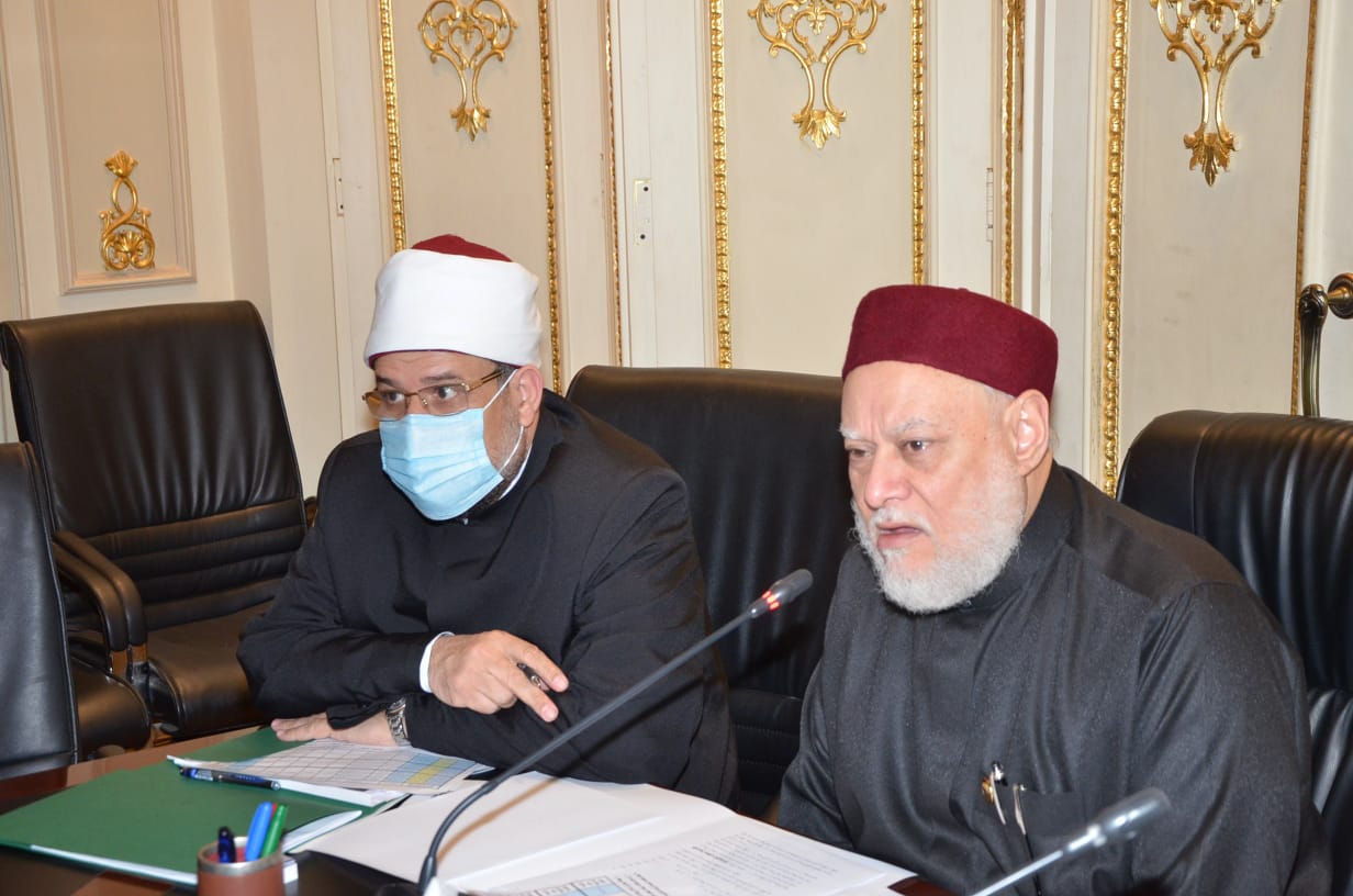 وزير الأوقاف يجيب على استفسارات النواب 