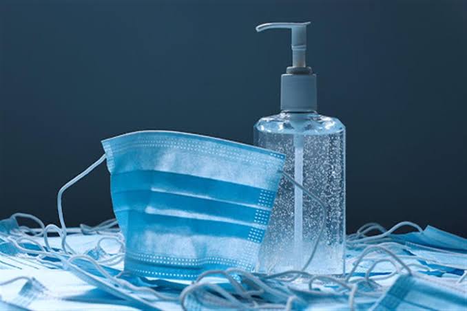 كمامة ومعقمات 