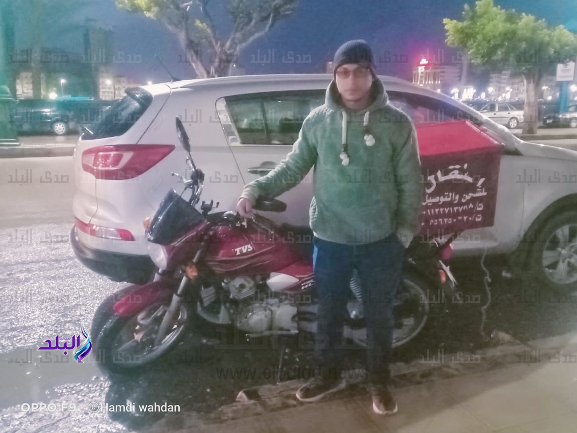 حكاية شاب جاء من الفيوم لدمياط من أجل لقمة عيشه