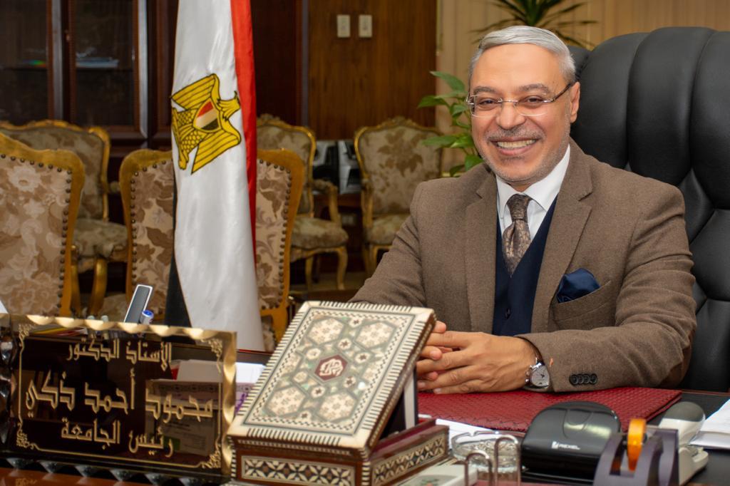  الدكتور محمود ذكى رئيس جامعة طنط