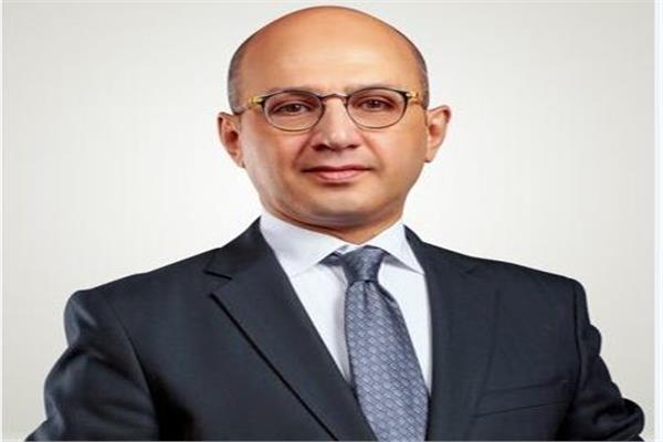الدكتور هشام حسين أمين سر لجنة الاقتراحات والشكاوي