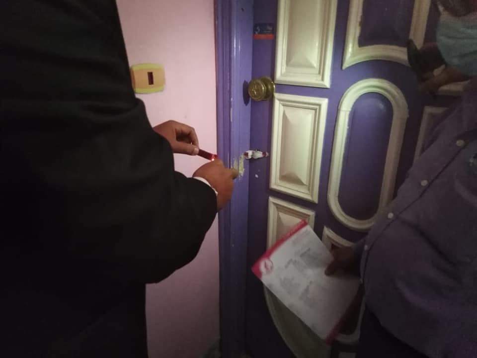غلق وتشميع العيادات المخالفة 