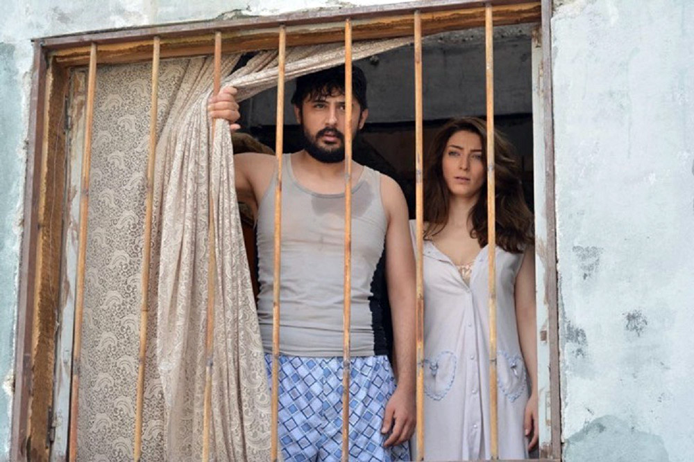 فيلم السورى غيوم داكنة 