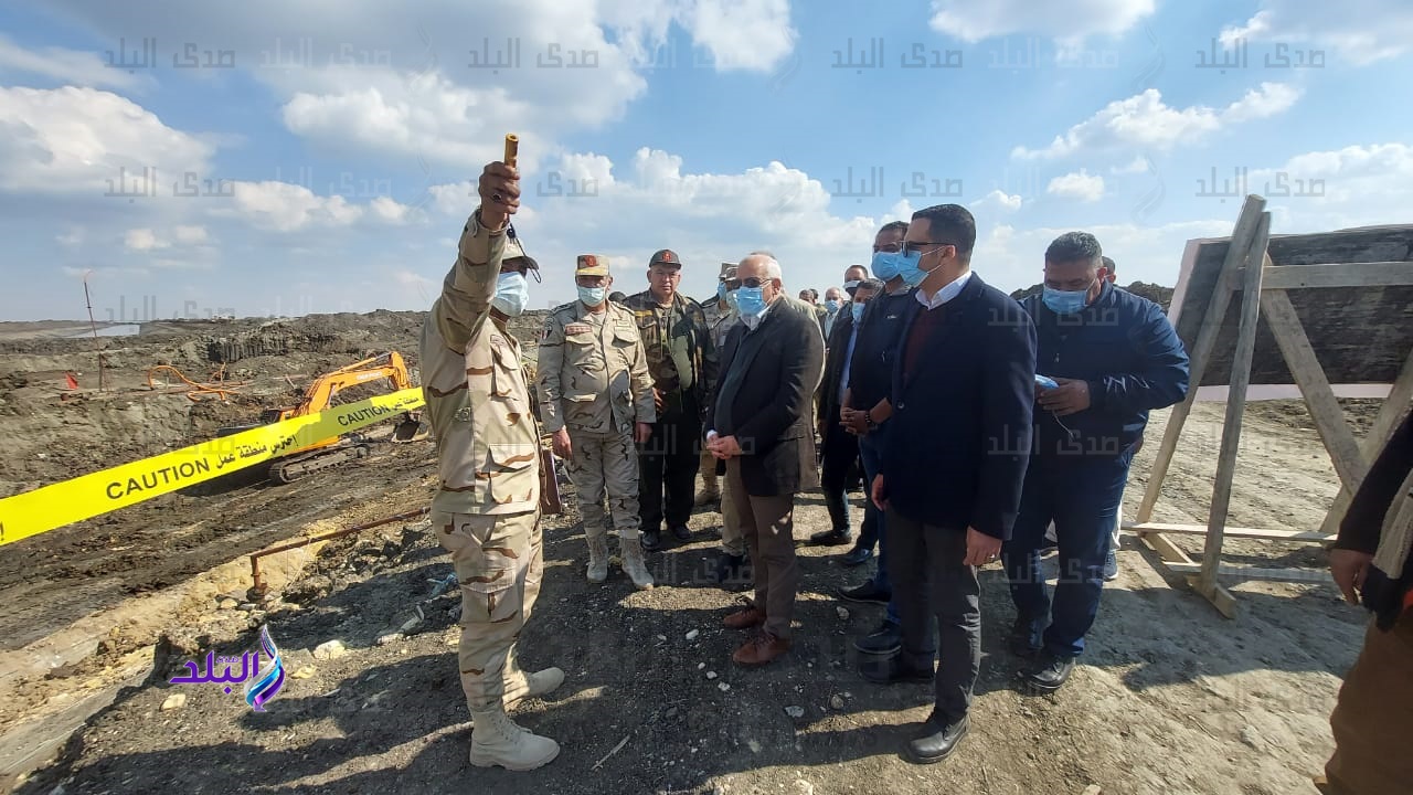 وزير الري ومحافظ بورسعيد يتفقدان محطة "شادر عزام"