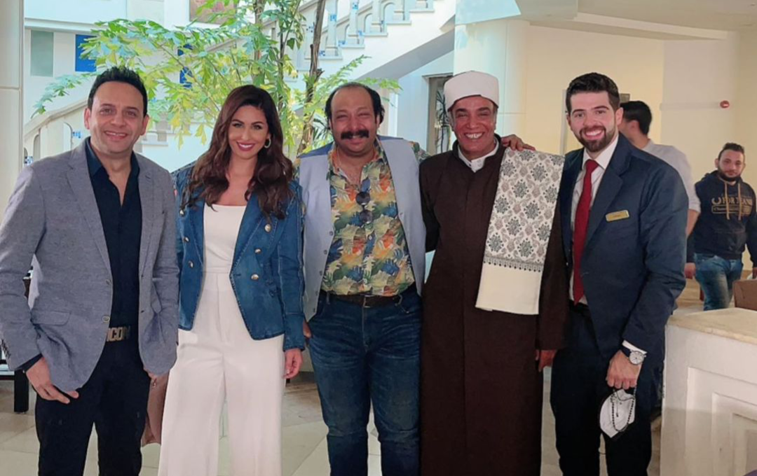 مي سليم بصحبه عدد من الفنانين