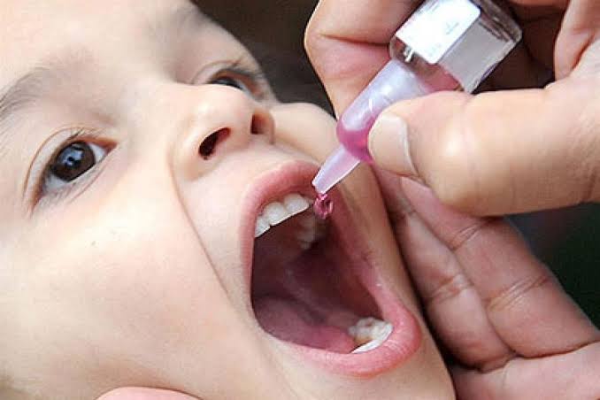 حملة تطعيم ضد شلل الأطفال