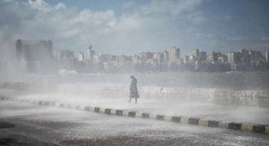 استمرار سقوط الأمطار وتكوين السيول في بعض المناطق