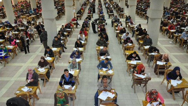 الجامعات