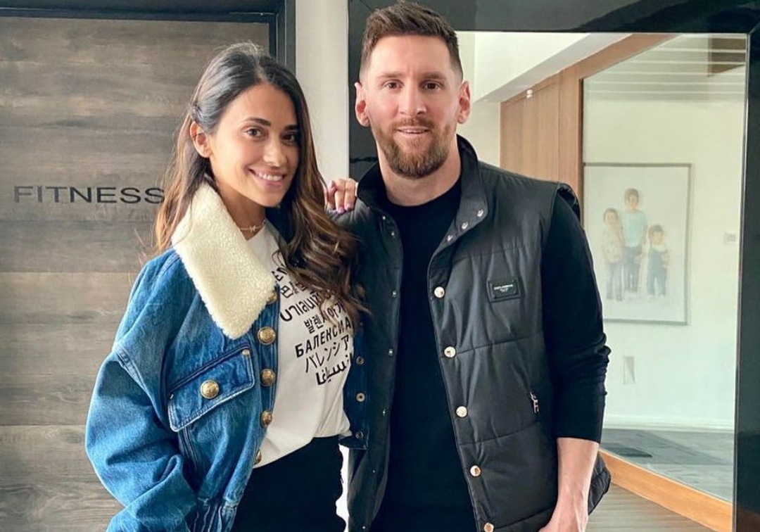 ميسي وزوجته