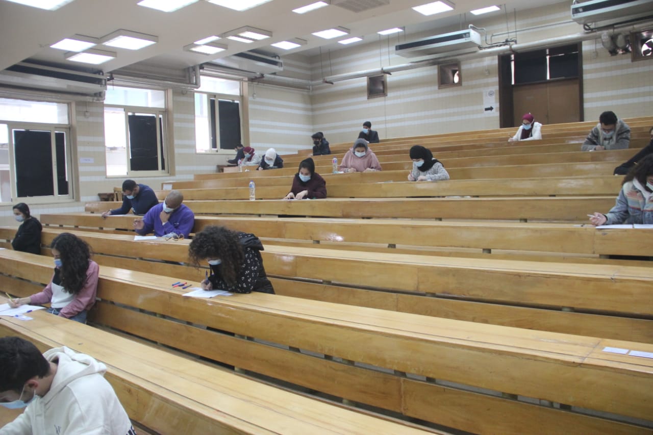 طلاب الجامعات