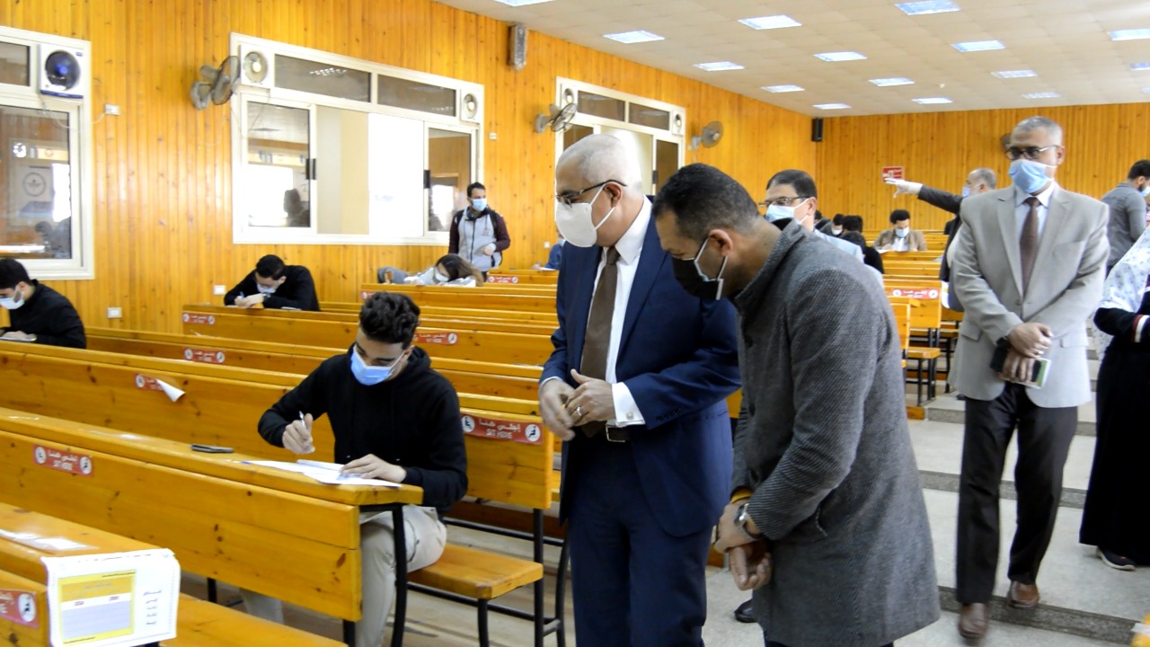 الامتحانات في جامعة المنصورة 