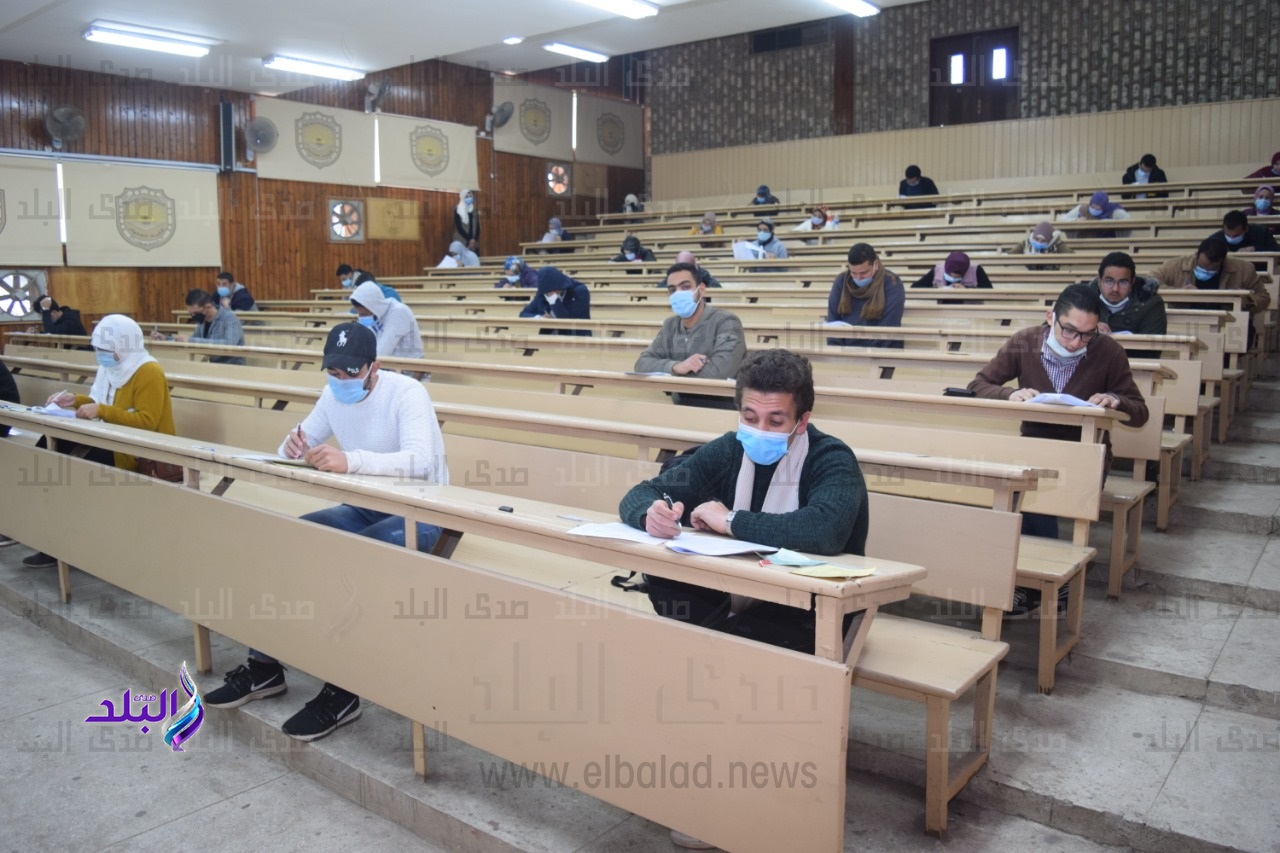 امتحانات الفصل الدراسي الاول 