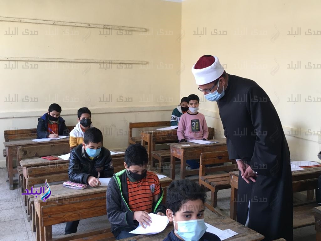 شيخ الأزهر يوجه بتوفير سبل الراحة للطلاب داخل اللجان