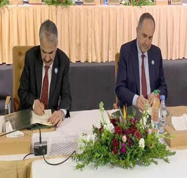 رئيس الوزراء يطالب وزيري الداخلية والعدل بتقديم استقالتيهما 