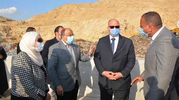 وزير التنمية المحلية واللواء خالد عبدالعال 