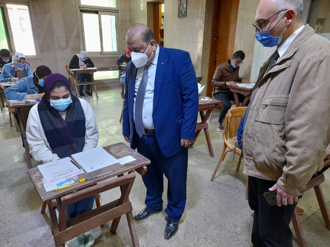 امتحانات الفصل الدراسي الاول باثار القاهرة 