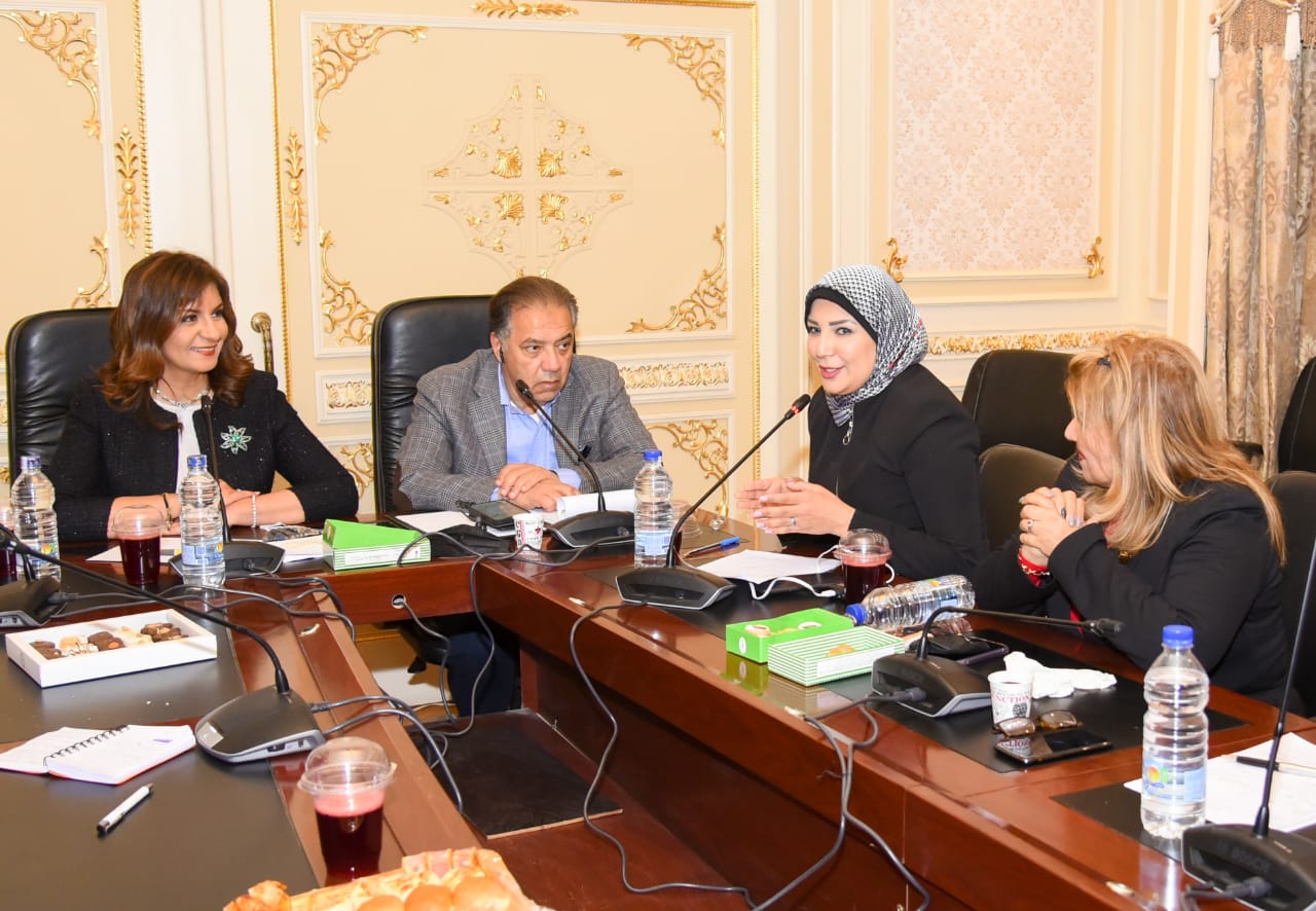 وزيرة الهجرة