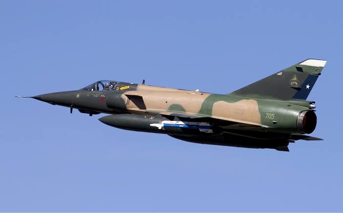 طائرة حربية 