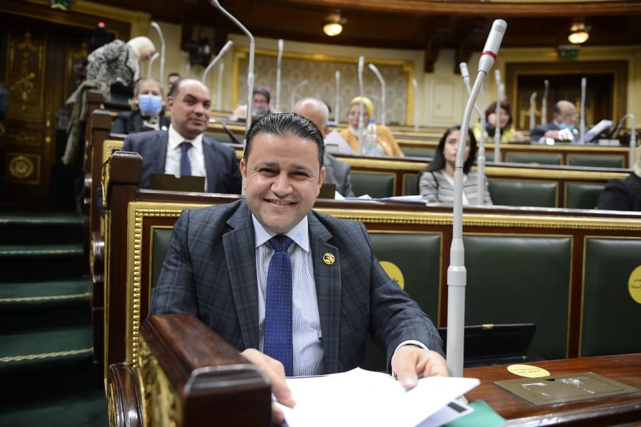 النائب شحاته أبو زيد أمين سر لجنة الصناعة