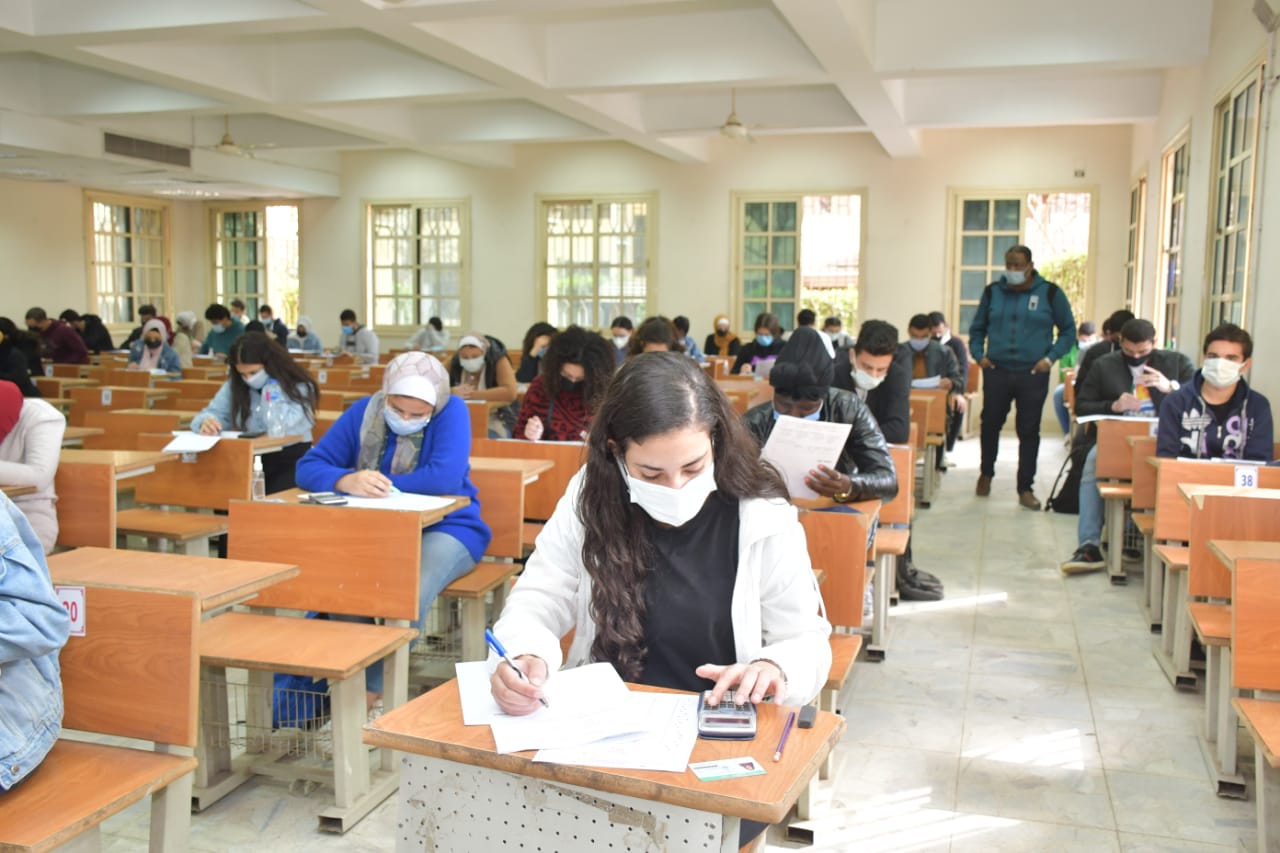 طلاب جامعة القاهرة 