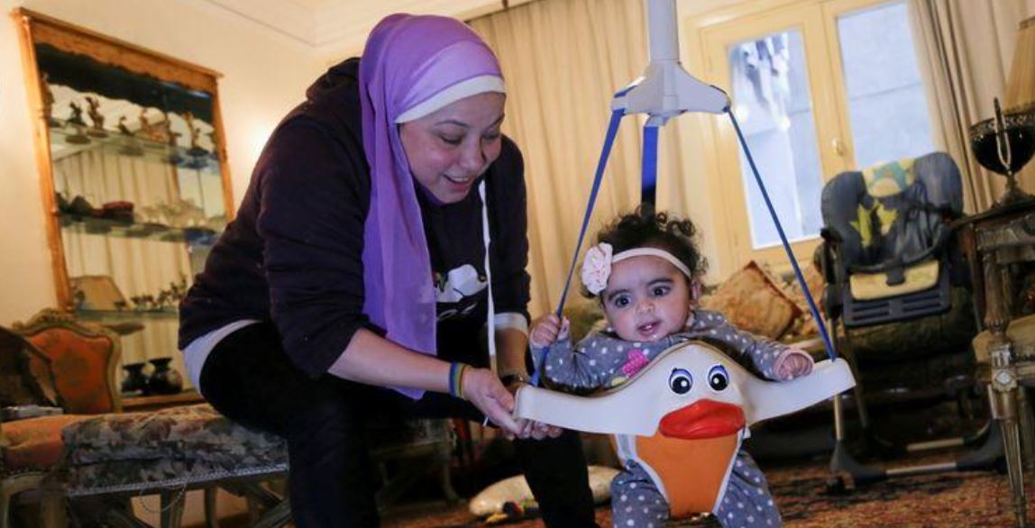 ياسمين الحبال مع ابنتها بالتبني غالية