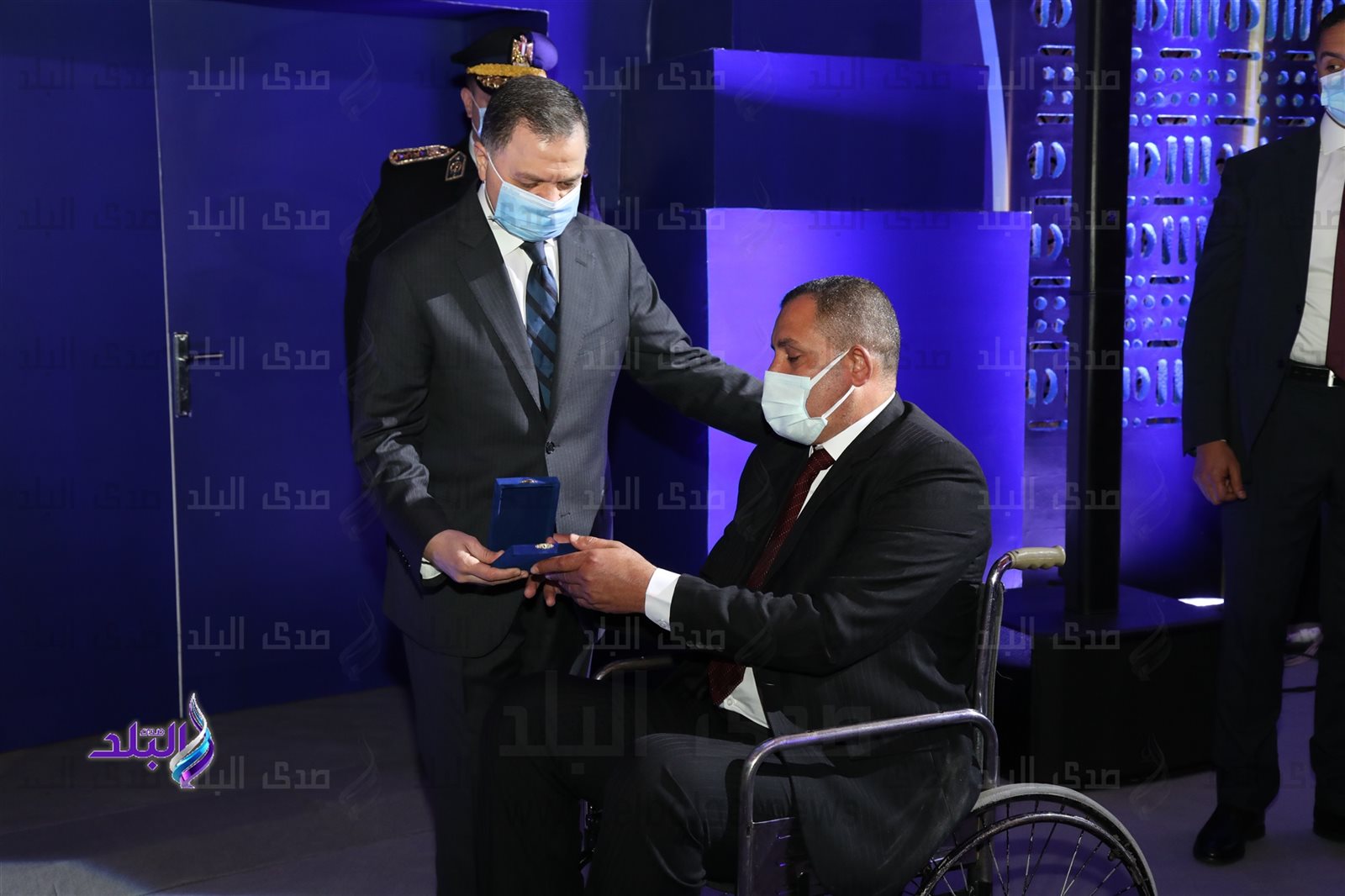 وزير الداخلية يكرم مصابى الشرطة
