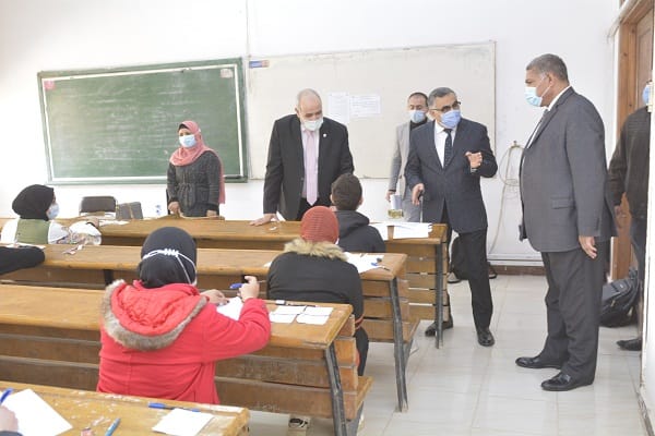 رئيس جامعة الفيوم