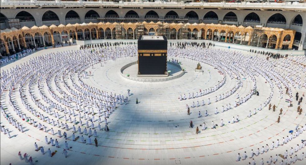 خطيب المسجد الحرام: الله بعث رسوله بالهدى ودين الحق 