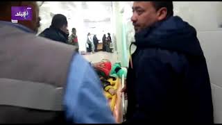 لحظة نقل طفلة فى حادث الكريمات