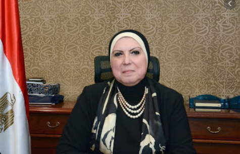 وزيرة الصناعة 