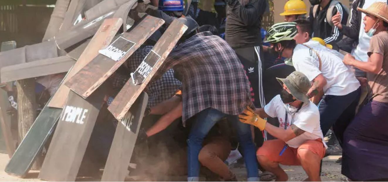 متظاهروا ميانمار يواصلون الاحتجاجات 