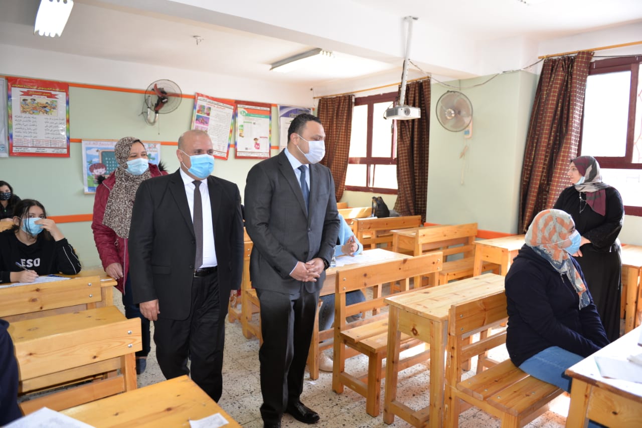 نائب محافظ الدقهلية يتفقد لجان الامتحانات