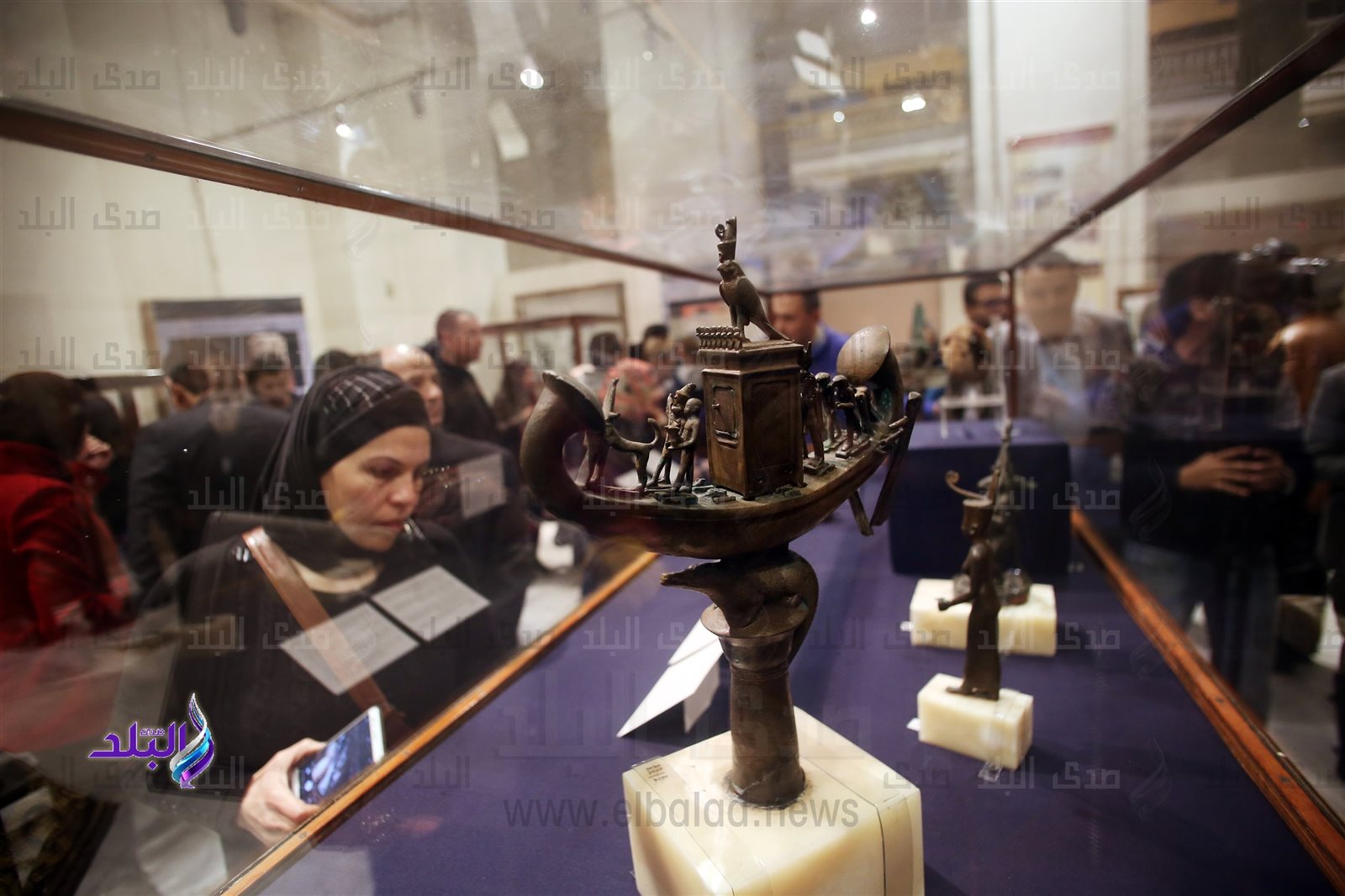 أثار الأديان في المعرض 