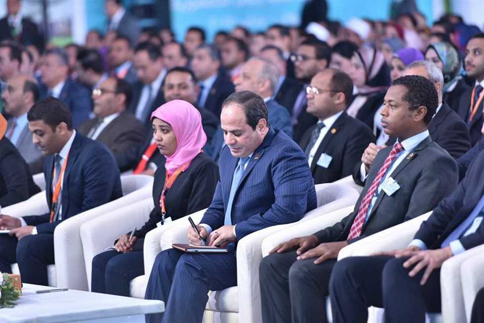 السيسي يستعرض مشروع المثلث الذهبي بمؤتمر الشباب