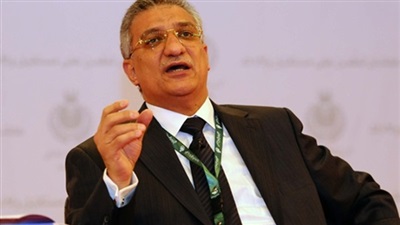 احمد زكي بدر وزير التنمية المحلية