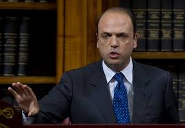  وزير الداخلية الإيطالي
