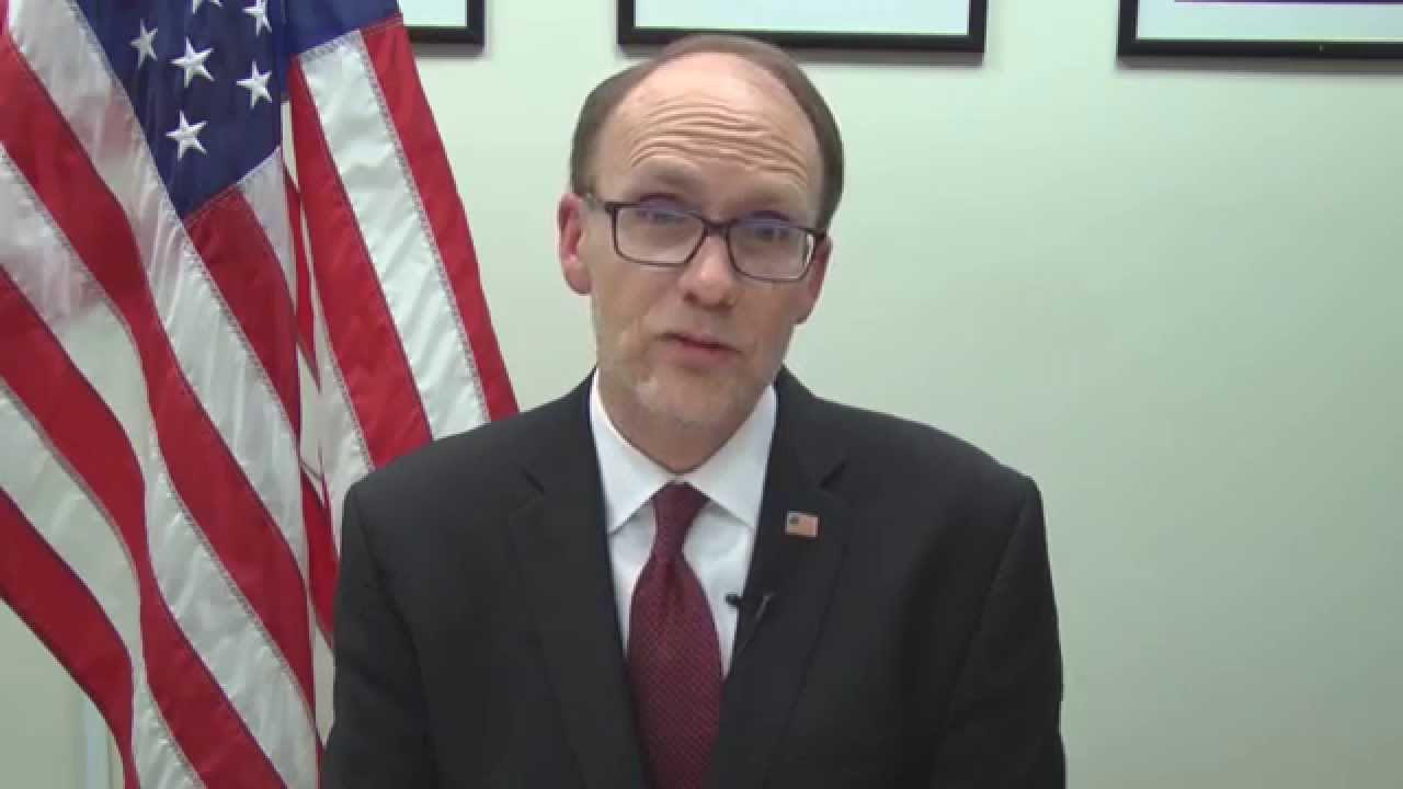 السفير الأمريكي لدي العراق دوجلاس سيليمان 