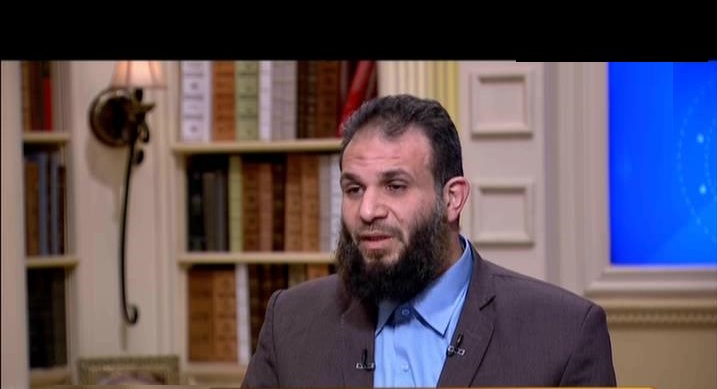 محمد عزت ، خطيب مسجد التوبة في السويس