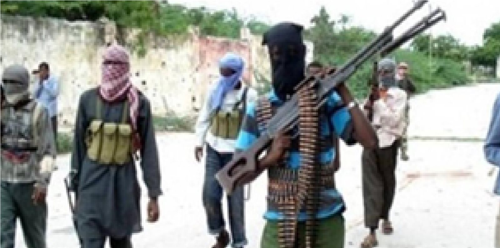 مسلحون يخطفون